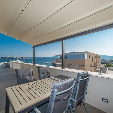 Luxury Penthouse Cosmacendi شقة *