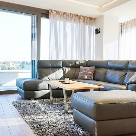 Luxury Penthouse Cosmacendi * زادار